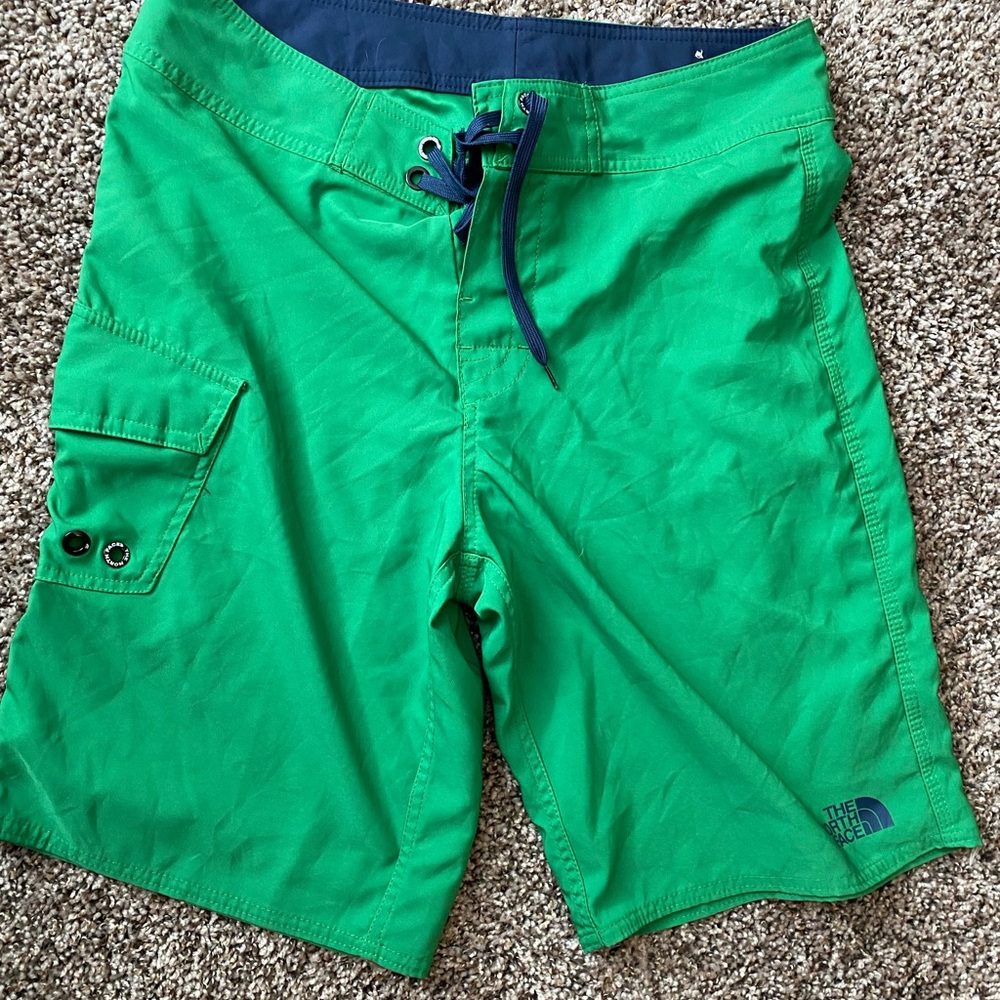 Men’s Northface board shorts. Great condition